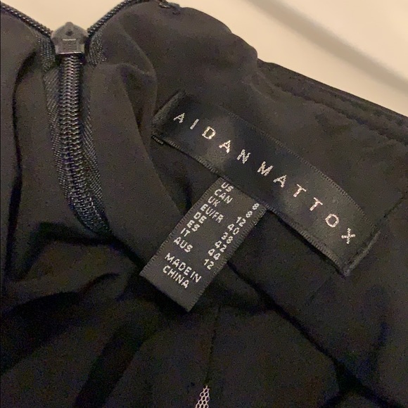 Black gown - Picture 4 of 5